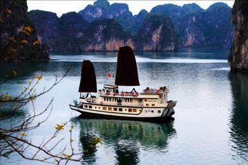 2-Day Halong Bay Overnight Cruise from Hanoi