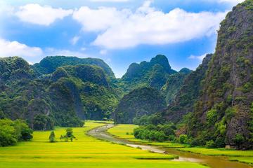 Private Tour: Daily Full Day Pilgrimate Trip to Perfume Pagoda from Hanoi