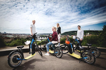 Prague E-Scooter Tour: Grand City Tour PRIVATE