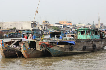 From Ho Chi Minh City:Cu Chi Tunnels & Cai Be Floating Market 2-Day Private Tour