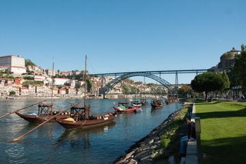 Oporto City Private Tour with Wine Tasting