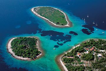Blue Lagoon and Trogir Speedboat Tour from Split with Free Drinks and Snacks