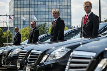 Prague Airport Private Arrival Transfer And Half-Day City Walking Tour