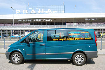 Prague Airport Shared Arrival Transfer And Half-Day City Walking Tour