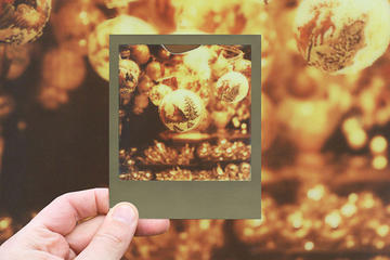 Christmas Vintage Photo Tour with a Polaroid Camera in Vienna