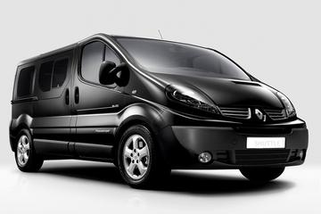 Deluxe Shared Arrival Transfer: Rome Fiumicino Airport to Hotel