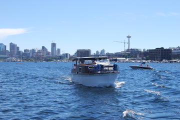 Lake Front Mansion Cruise