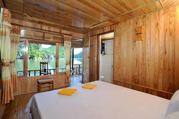 Halong Bay Cruise with Overnight Nam Cat Island Resort Stay from Hanoi