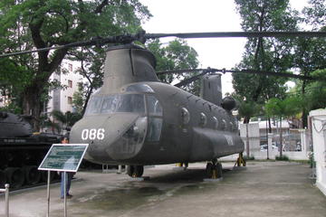 Deluxe Half-Day Saigon Sightseeing Group Tour