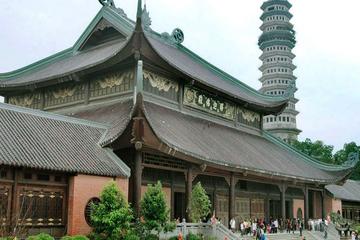 Full-Day Tour of Bai Dinh Pagoda and Trang An Landscape Complex
