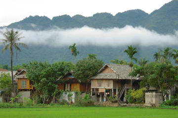 2-Day Mai Chau Hiking and Bike Tour from Hanoi