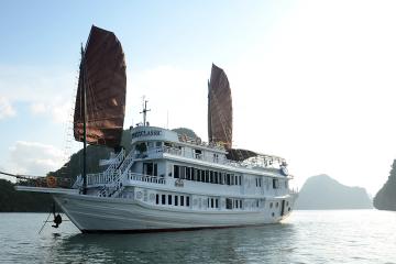 2-Day VSpirit Classic Cruise Along Halong Bay