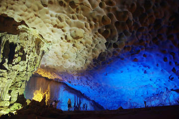 3-Day Hanoi and Halong Tour with Overnight on Cruise Ship