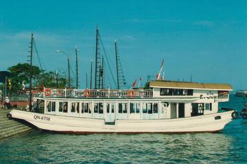 Halong Bay Full-day Cruise with Kayaking from Hanoi