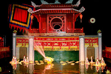 Hanoi Private street food tour with puppet show and Cyclo