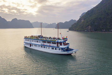 Overnight Lan Ha Bay- Halong Bay Cruise with Dark and bright Cave