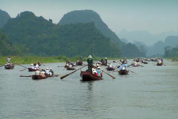 Private Tour: Day Trip to Perfume Pagoda from Hanoi