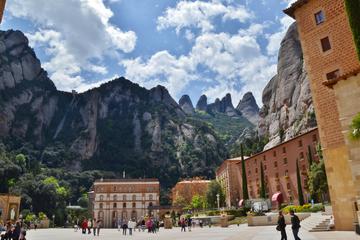Full Day Experience Private Tour of Montserrat and Winery from Barcelona