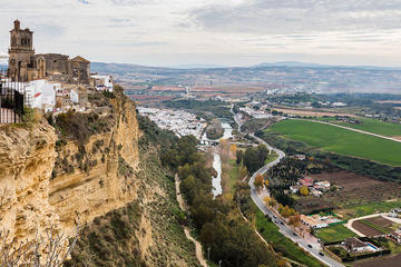 Private 10-Hour Tour of Cadiz and Pueblos Blancos from Seville
