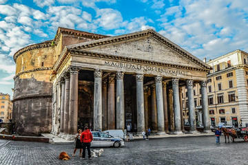 Private 3-Hour Walking Tour of Rome with private official tour guide