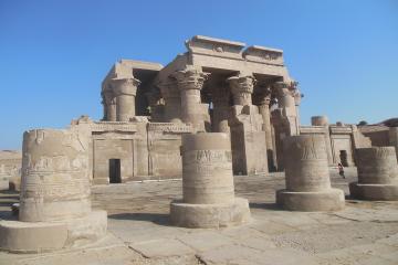 Private Tour to the Temple of Kom Ombo and Edfu from Luxor