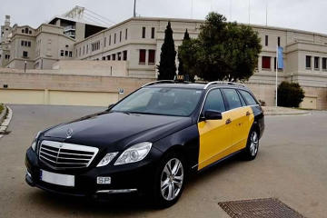 Private Arrival Transfer from El Prat Airport to Central Barcelona