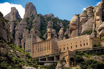Private Round-Trip Transfer to Montserrat from Barcelona