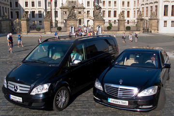 5-hour Private Transfer to Budapest from Prague