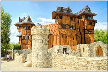 Private Transfer and Entrance TIcket to Amusement Park Mirakulum from Prague