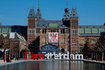 Skip the Line: Rijksmuseum and Amsterdam Historical Small Group Tour