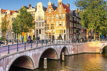 Small-Group Central Amsterdam, Red Light District, and Coffee Shop Walking Tour