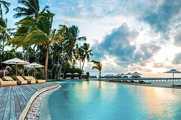 Secluded Seven Mile Beach Resort Daycation