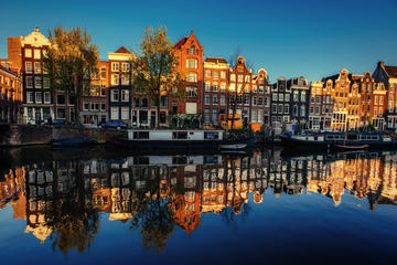 Small-Group Amsterdam Canal Ring Walking Tour