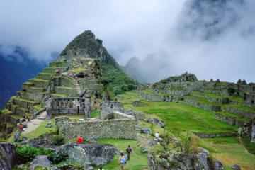 8-Day Machu Picchu and Lake Titicaca Tour from Lima