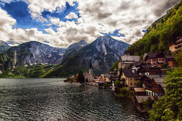Private 2-day Guided Tour to Cesky Krumlov Hallstatt and Salzburg from Vienna