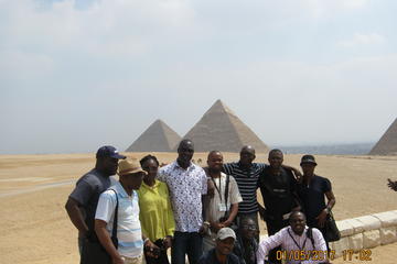 Egypt Short Break Day Tour: Pyramids, Sphinx and Egyptian Museum From Cairo Airport
