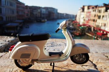 Budapest Sightseeing Tour by Scooter