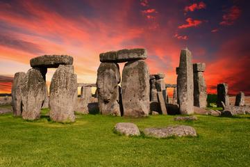 Stonehenge, Bath & English Countryside - 2 World Heritage Sites in 1 Day!