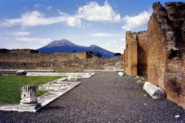 Mt Vesuvius and Pompeii Tour by Bus from Sorrento