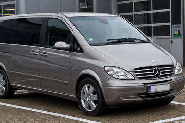 Private Chauffeured Minivan at Your Disposal in London