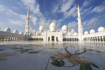 Abu Dhabi City Tour from Dubai including Lunch in Emirates Palace