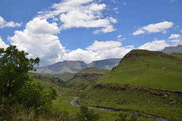Drakensberg Giants Castle Nature Reserve Tour from Durban