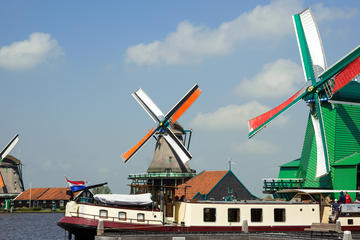 Private Day Trip from Amsterdam to Zaanse Schans Windmills and Volendam