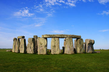Private Chauffeured Vehicle to Stonehenge from London