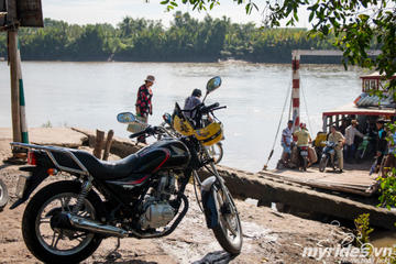 Overnight Mekong Delta Motorcycle Tour from Ho Chi Minh City