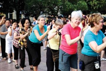 Wake Up Like a Local: Morning Tour of Hanoi