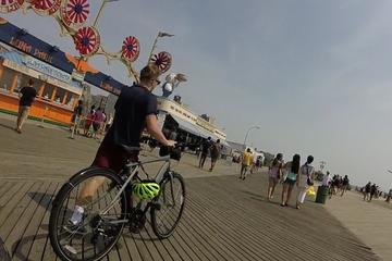 Coney Island and Rockaways Private Bicycle Tour with Lunch