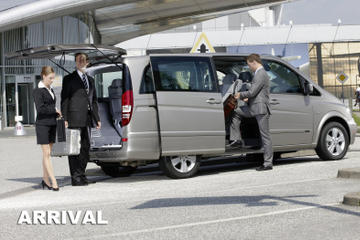 Premium Sydney Airport Arrival Transfer by People Mover