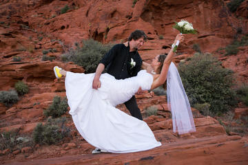 Destination Wedding: Red Rock Canyon Ceremony