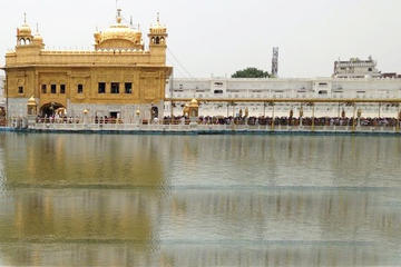 2-Day Private Tour: Golden Temple with Evening Wagah Border Ceremony in Amritsar